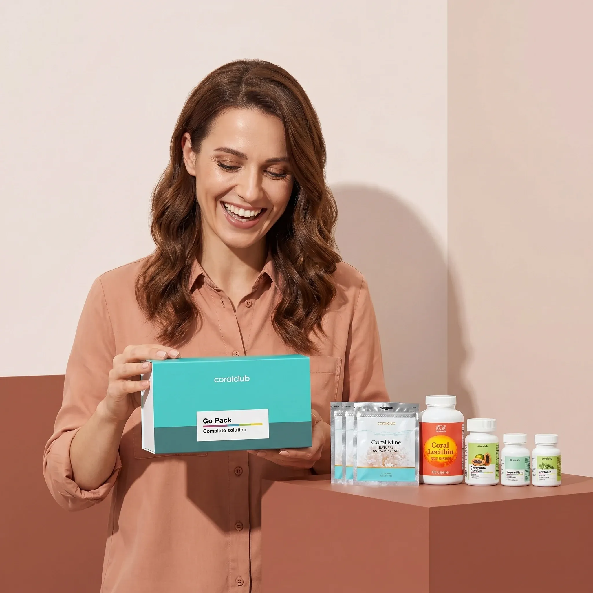 Kobieta trzyma opakowanie produktu Healthy Start